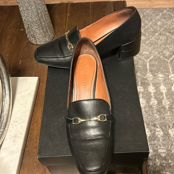 Black Coach shoe with 2” heel - Picture 6 of 6